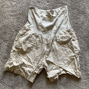 Bella Vida Maternity Shorts SIZE M